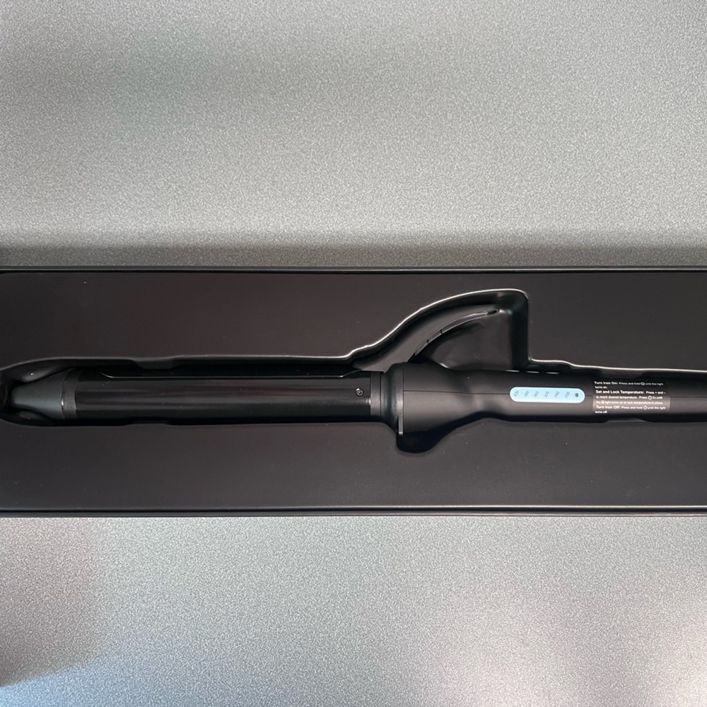 Bio Ionic long barrel 1.25 inch curling iron - Picture 2 of 6
